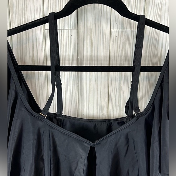 Aqua Eve Black Swimsuit - Picture 5 of 9